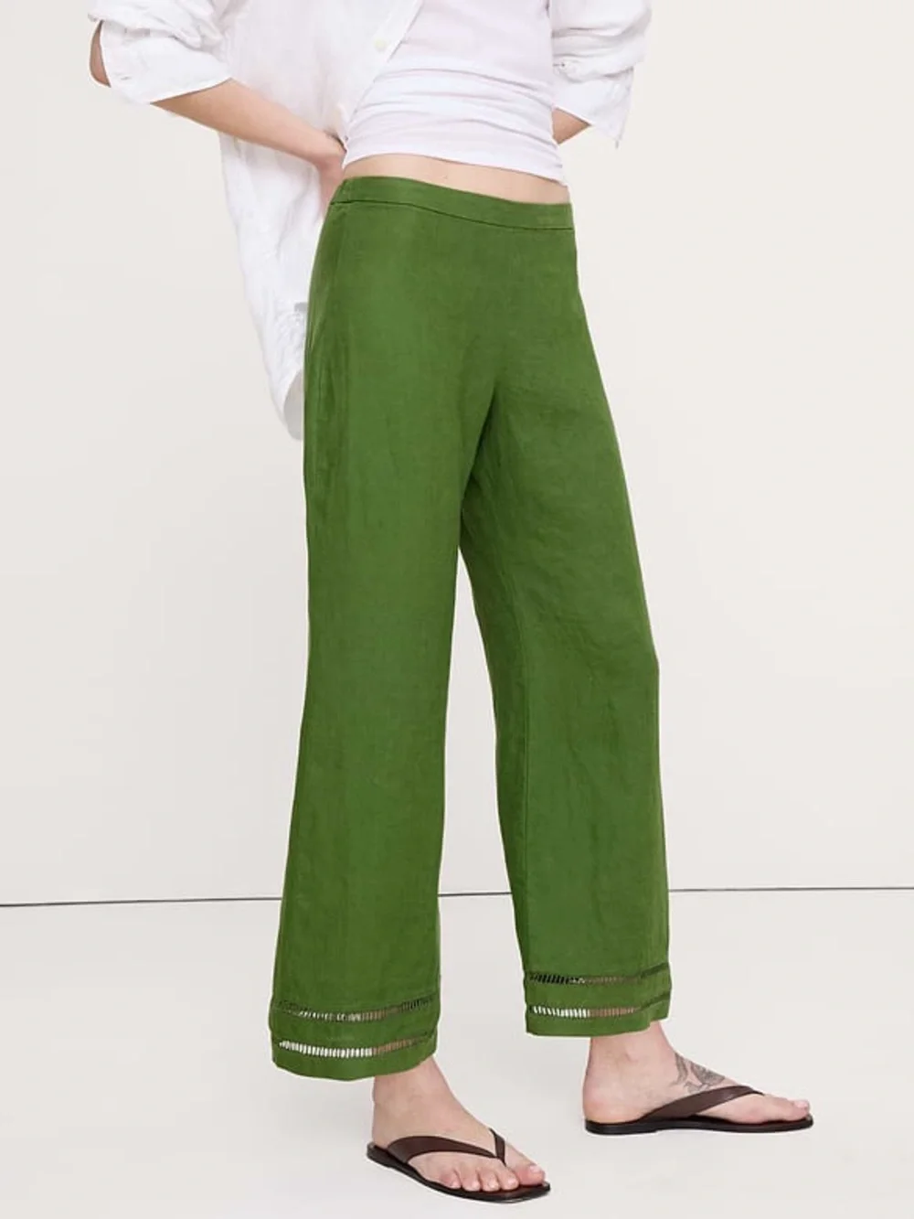 BANANA REPUBLIC MID-RISE KICK-FLARE LINEN ANKLE PANT